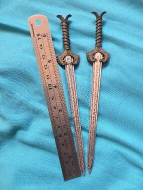 Wonder Woman Hair Pins Swords